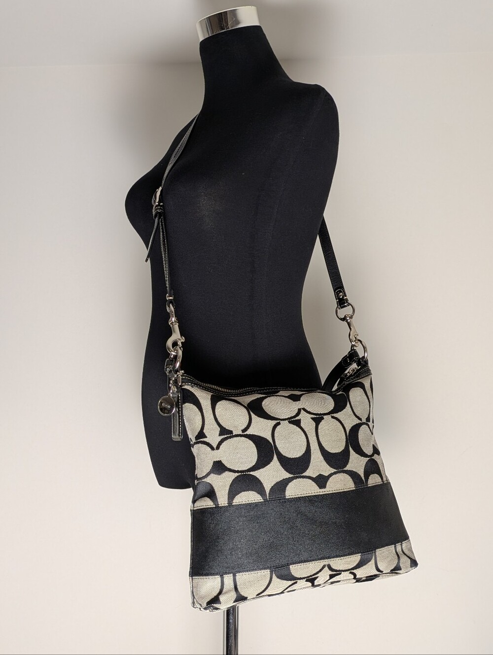 Coach Signature Stripe Shoulder Bag White/Black Canvas Excellent